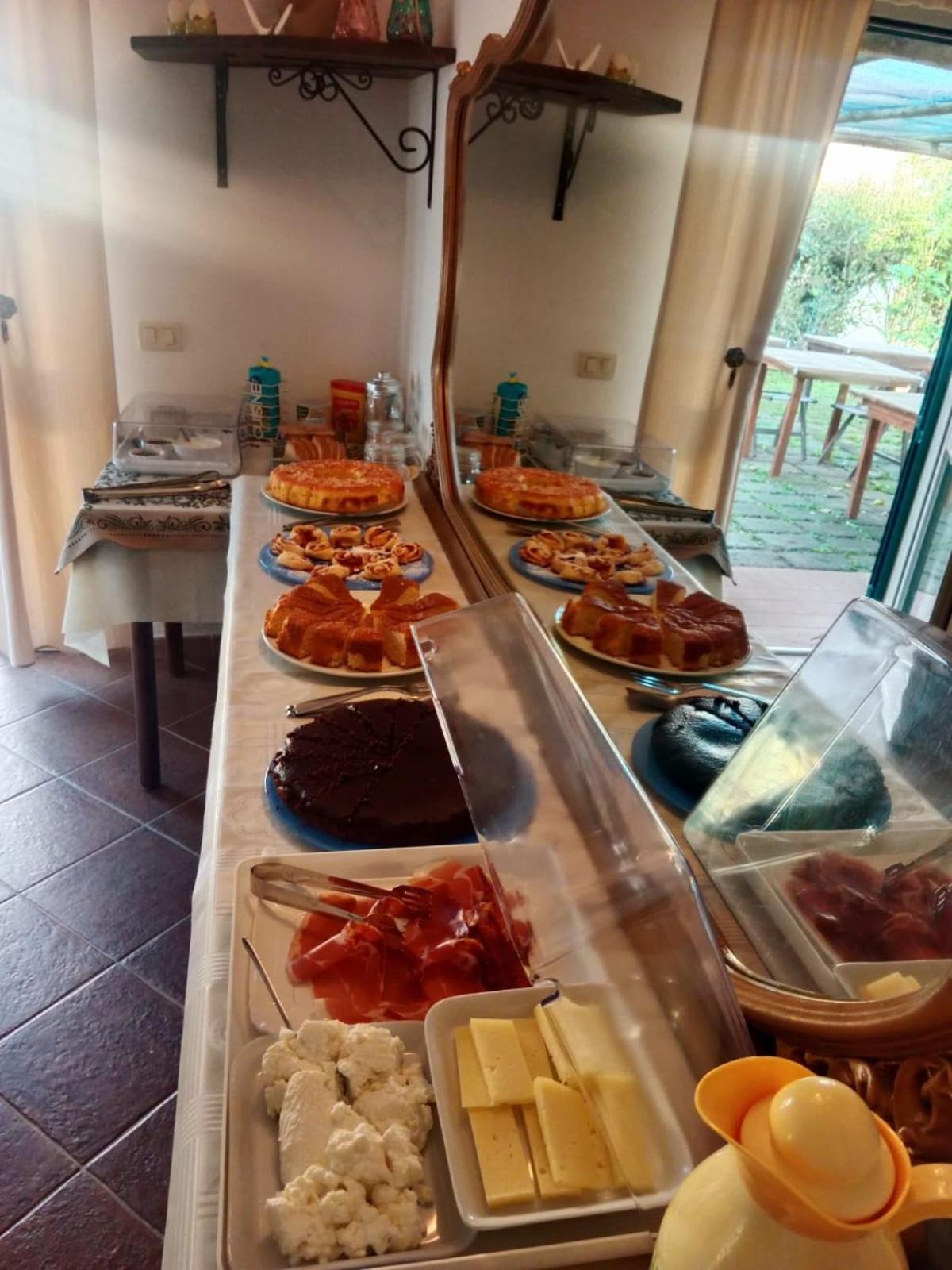 Agriturismo Le Colline Di カパルビオ エクステリア 写真